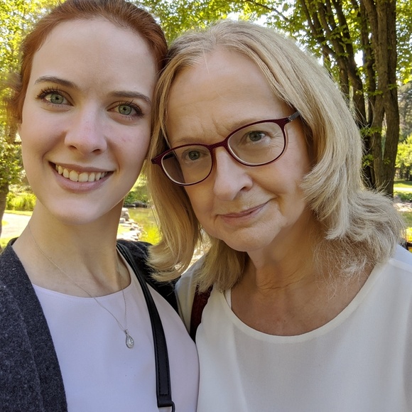 Meet your Posher, Ariane - Picture 1 of 1